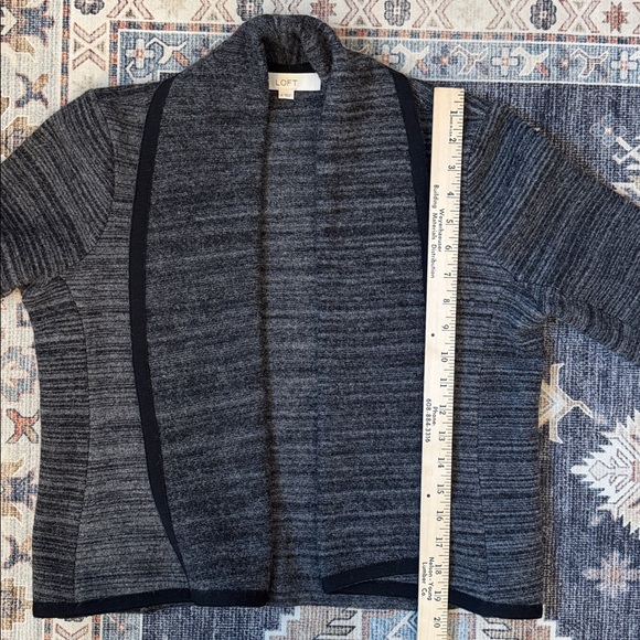 LOFT 100% Merino Wool Charcoal Knit Black Trim Cropped Blazer Cardigan Small - Picture 10 of 11
